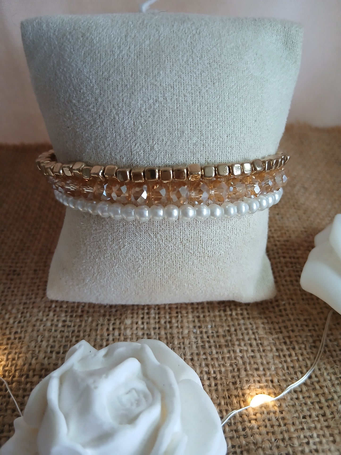 Bracelet Multi-Rangs Perles Facettées Blanc Doré