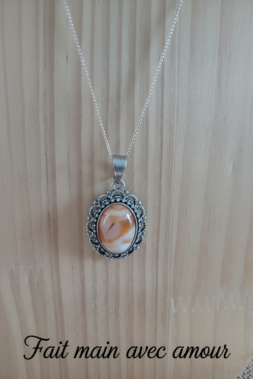 Collier original goutte bleue